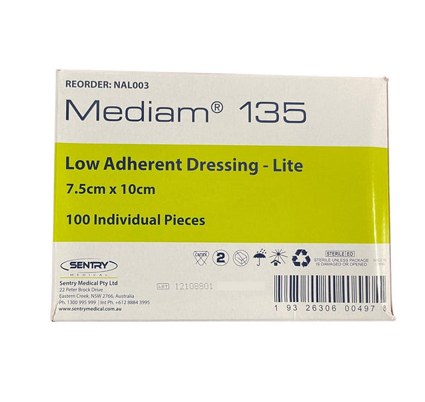 Mediam 135 Lite Non Adherent Dressing, Pack of 100 (7.5cm x 5cm / 7.5cm x 10cm)